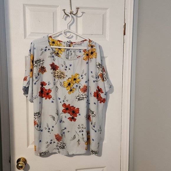 Penningtons Women's Flowered Blouse, 2X - Picture 2 of 5